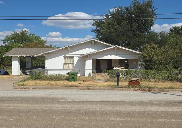 Photo 1 of Single family home for sale at 602 Nw 4th Ave, Mineral Wells, TX 76067 | MLS# 21372105 | Listing updated on 2026-09-01