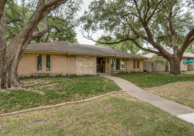 Photo 1 of Single family home for sale at 6116 Chesley Ln, Dallas, TX 75214 | MLS# 21372014 | Listing updated on 2026-08-29