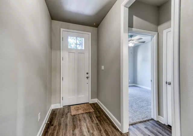 Photo 3 of Townhouse for sale at 506 W Oak St, Weatherford, TX 76086 | MLS# 21345553 | Listing updated on 2026-08-31