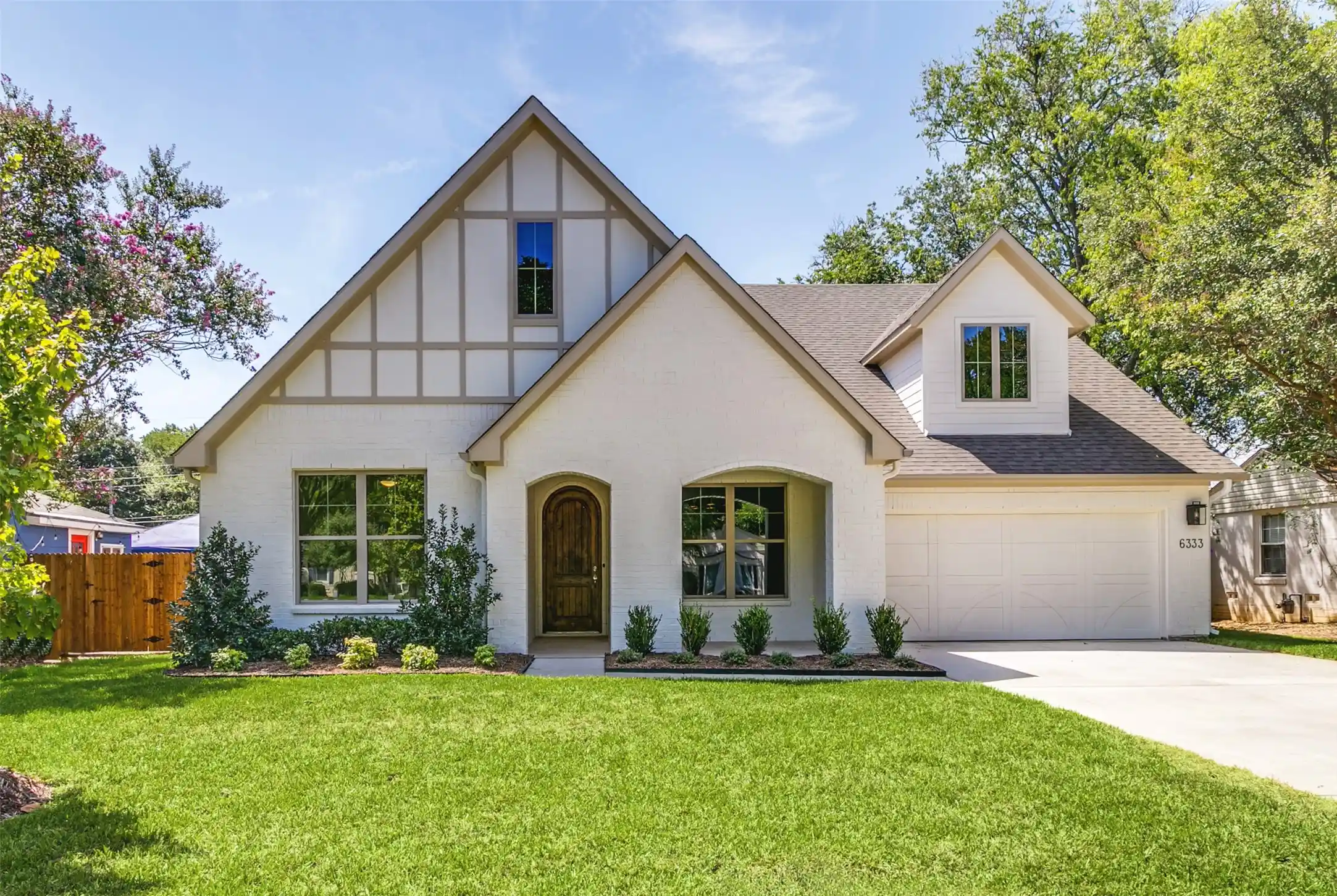 Photo 1 of Sale Pending at 6333 Locke Ave, Fort Worth, TX 76116 | MLS# 21371845 | Listing updated on 2026-10-16