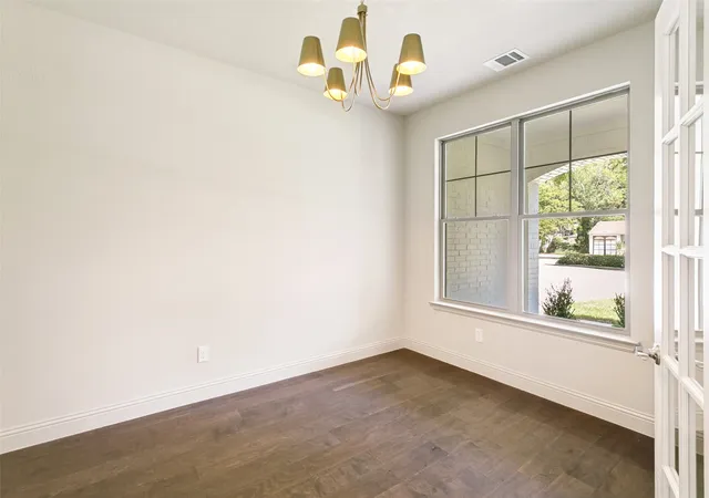 Photo 2 of Single family home for sale at 6333 Locke Ave, Fort Worth, TX 76116 | MLS# 21371845 | Listing updated on 2026-09-18