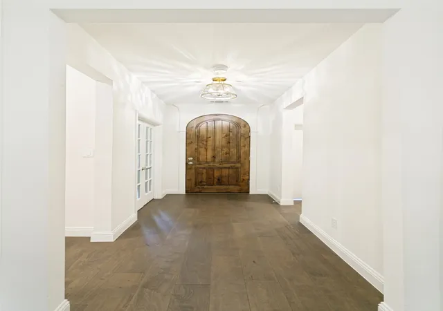 Photo 3 of Single family home for sale at 6333 Locke Ave, Fort Worth, TX 76116 | MLS# 21371845 | Listing updated on 2026-09-18