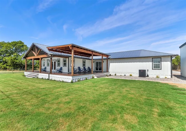 Photo 4 of Single family home for sale at 1344 Crews Rd, Bells, TX 75414 | MLS# 21361550 | Listing updated on 2026-10-06