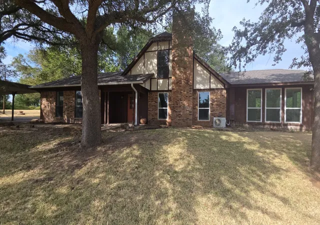 Photo 1 of Single family home for sale at 457 Shady Oak Dr, Weatherford, TX 76087 | MLS# 21372244 | Listing updated on 2026-08-29