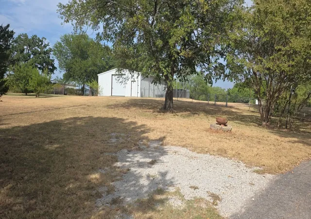Photo 2 of Single family home for sale at 457 Shady Oak Dr, Weatherford, TX 76087 | MLS# 21372244 | Listing updated on 2026-08-29