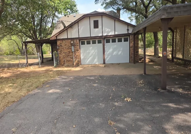 Photo 3 of Single family home for sale at 457 Shady Oak Dr, Weatherford, TX 76087 | MLS# 21372244 | Listing updated on 2026-08-29