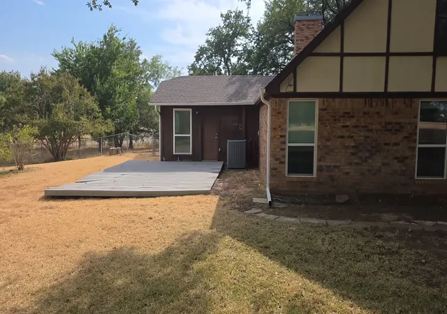 Photo 3 of Single family home for sale at 457 Shady Oak Dr, Weatherford, TX 76087 | MLS# 21372244 | Listing updated on 2026-08-29