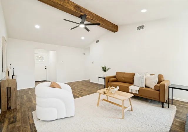 Photo 3 of Single family home for sale at 201 Mapleridge Dr, Rockwall, TX 75032 | MLS# 21372142 | Listing updated on 2026-10-07