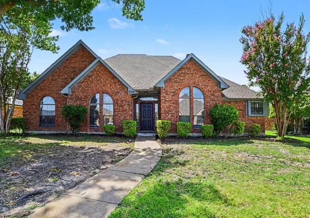 Photo 3 of Single family home for sale at 8306 Navigation Dr, Rowlett, TX 75088 | MLS# 21371985 | Listing updated on 2026-08-29