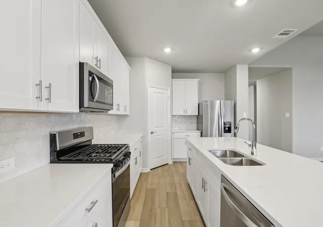 Photo 4 of Single family home for sale at 1605 Yosemite Dr, Anna, TX 75409 | MLS# 21368572 | Listing updated on 2026-08-29