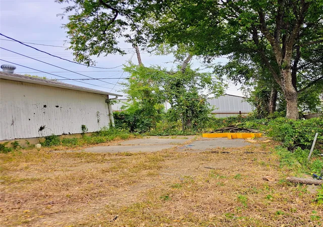 Photo 2 of House for sale at 2612 Wilkinson Ave, Fort Worth, TX 76103 | MLS# 21372122 | Listing updated on 2026-08-29