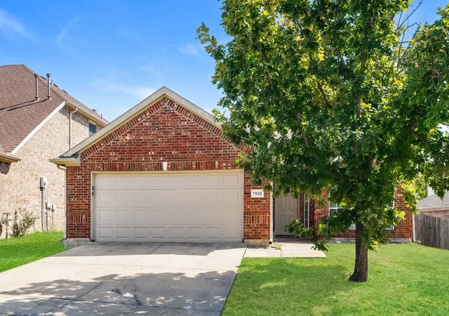 Photo 1 of Single family home for sale at 7932 Glenway Dr, Dallas, TX 75249 | MLS# 21372133 | Listing updated on 2026-09-30