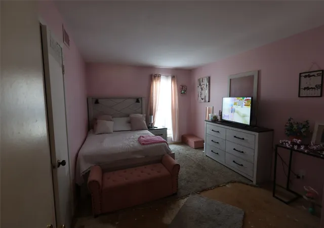 Listing Photo 2 - Condo for sale in building located at 900 S Weatherred Dr, Richardson, TX 75080 - Unit #900F