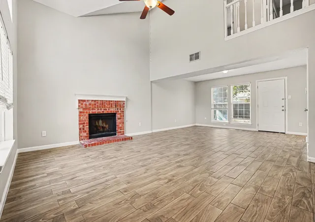 Photo 4 of Single family home for sale at 307 Hopewell St, Grand Prairie, TX 75052 | MLS# 21371772 | Listing updated on 2026-08-31
