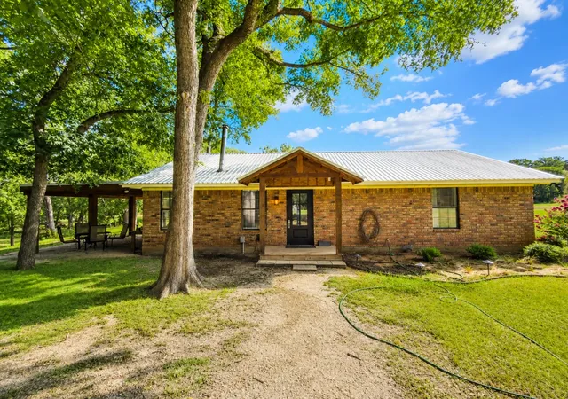 Photo 1 of Single family home for sale at 101 Rose Wy, Aquilla, TX 76622 | MLS# 21372163 | Listing updated on 2026-09-20