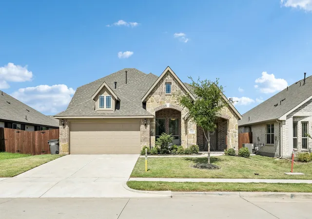 Photo 1 of Single family home for sale at 166 Martinique Dr, Lancaster, TX 75146 | MLS# 21372200 | Listing updated on 2026-08-31
