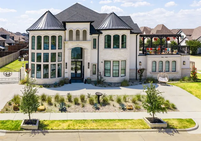 Photo 1 of Mansion for sale at 4506 Green Jasper Pl, Arlington, TX 76005 | MLS# 21367681 | Listing updated on 2026-08-29