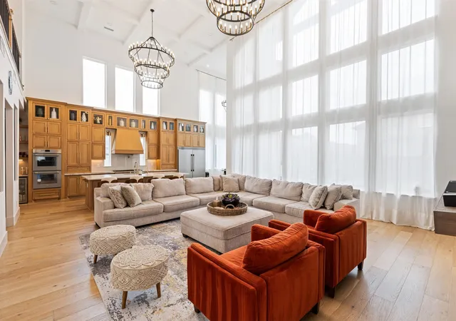 Photo 3 of Mansion for sale at 4506 Green Jasper Pl, Arlington, TX 76005 | MLS# 21367681 | Listing updated on 2026-08-29