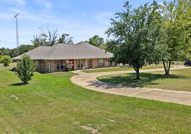 Photo 2 of Single family home for sale at 1149 County Road 4510, Mt Pleasant, TX 75455 | MLS# 21371833 | Listing updated on 2026-08-29