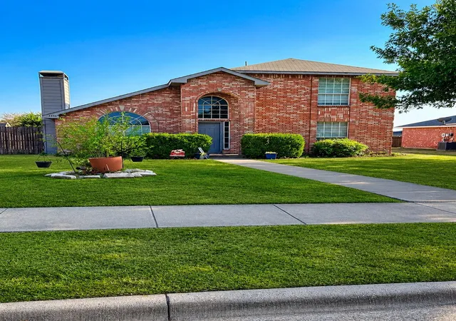 Photo 1 of Single family home for sale at 1338 Meadow Creek Dr, Lancaster, TX 75146 | MLS# 21372359 | Listing updated on 2026-08-31