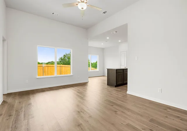 Photo 4 of Single family home for sale at 305 Revolution Dr, Venus, TX 76084 | MLS# 21372365 | Listing updated on 2026-08-29