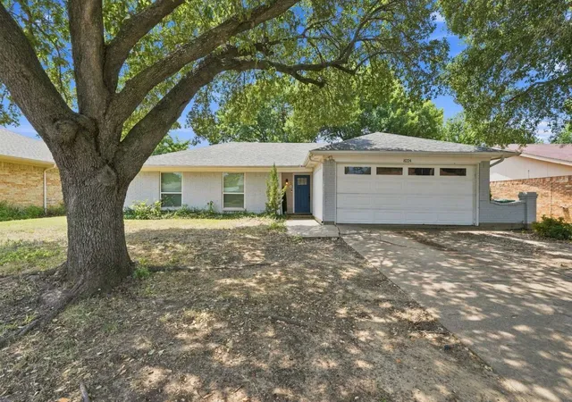 Photo 1 of Single family home for sale at 8224 Saint Patrick St, North Richland Hills, TX 76180 | MLS# 21372372 | Listing updated on 2026-08-29