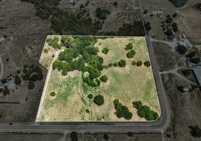 Photo 2 of Sale Pending at 6100 Cr 662, Farmersville, TX 75442 | MLS# 21371930 | Listing updated on 2026-08-31