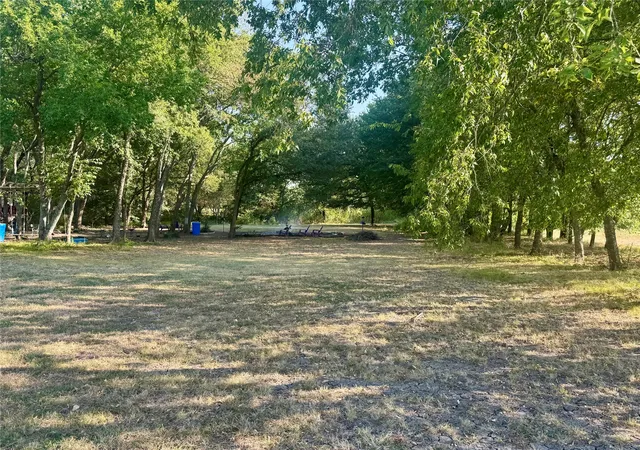 Photo 3 of Sale Pending at 6100 Cr 662, Farmersville, TX 75442 | MLS# 21371930 | Listing updated on 2026-08-31