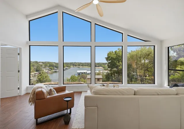 Photo 3 of Single family home for sale at 5123 Fairway Cir, Granbury, TX 76049 | MLS# 21371908 | Listing updated on 2026-08-29