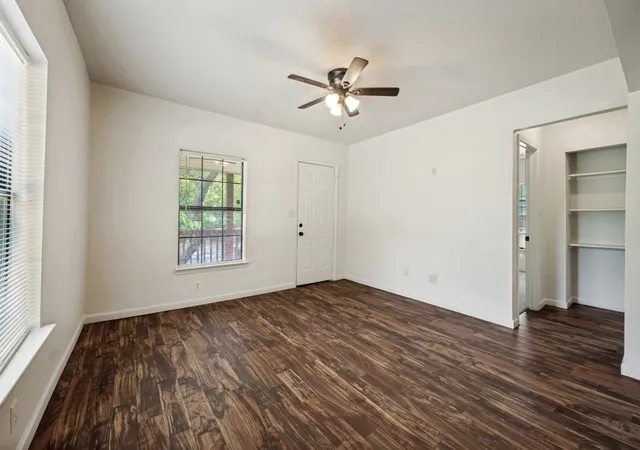 Photo 4 of Single family home for sale at 541 Denison St, Gainesville, TX 76240 | MLS# 21372360 | Listing updated on 2026-09-29