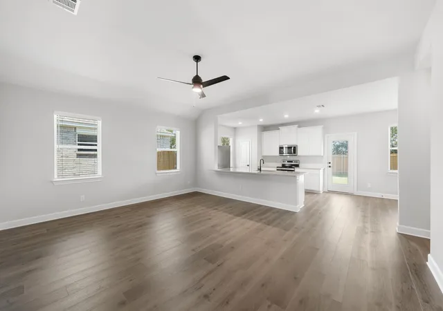 Photo 3 of Single family home for sale at 236 Live Oak Ln, Hutchins, TX 75141 | MLS# 21372420 | Listing updated on 2026-08-29