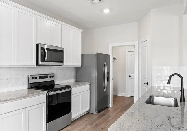 Photo 2 of Single family home for sale at 248 Live Oak Ln, Hutchins, TX 75141 | MLS# 21372440 | Listing updated on 2026-08-29
