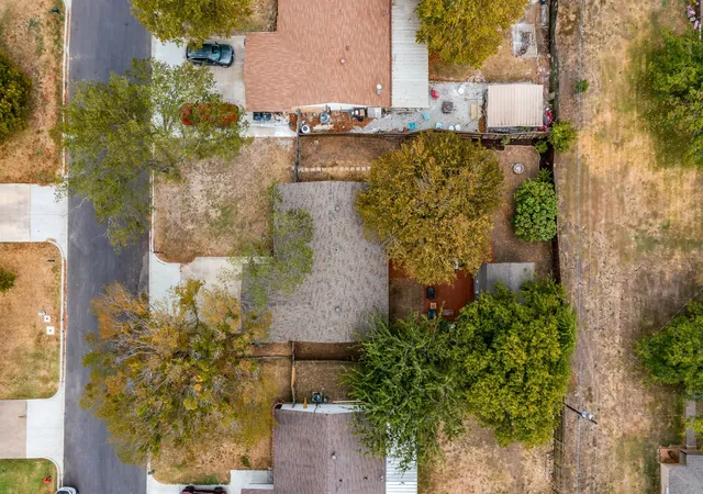Photo 2 of Single family home for sale at 112 Lorie St, Alvarado, TX 76009 | MLS# 21371450 | Listing updated on 2026-09-18