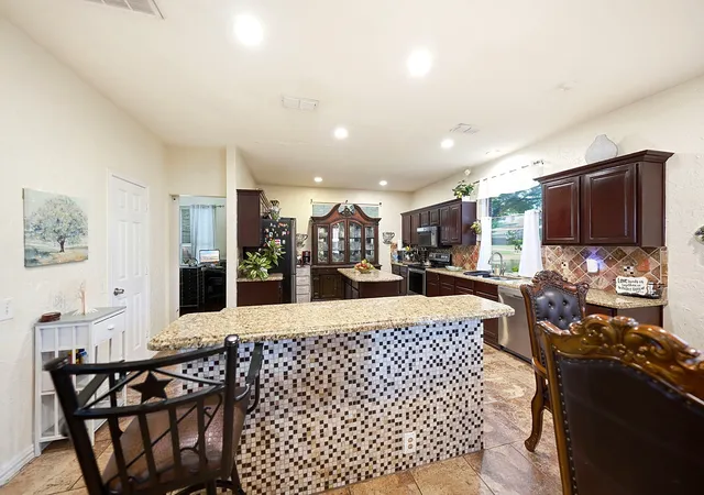 Photo 3 of Sale Pending at 1717 Chase Oaks Dr, Keller, TX 76248 | MLS# 21372394 | Listing updated on 2026-09-30