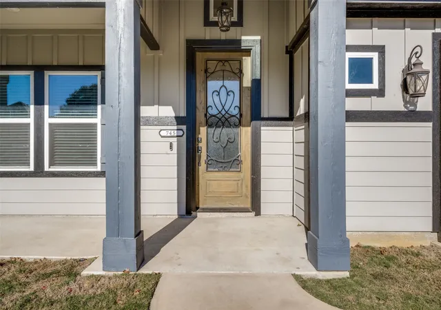 Photo 2 of Single family home for sale at 745 River Oak Wy, Lake Dallas, TX 75065 | MLS# 21372482 | Listing updated on 2026-09-17