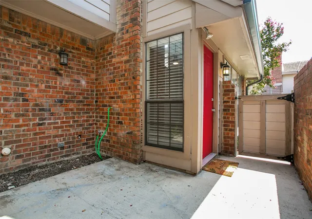 Listing Photo 4 - Condo for sale in building located at 18240 Midway Rd, Dallas, TX 75287 - Unit #901