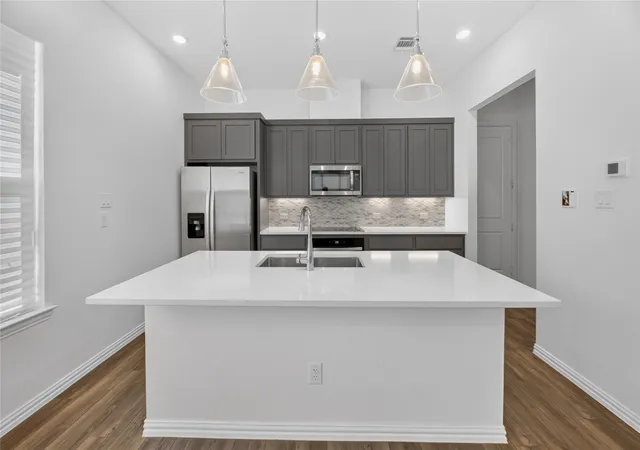 Photo 4 of Single family home for sale at 4713 Craymore Rd, Dallas, TX 75228 | MLS# 21372170 | Listing updated on 2026-08-29