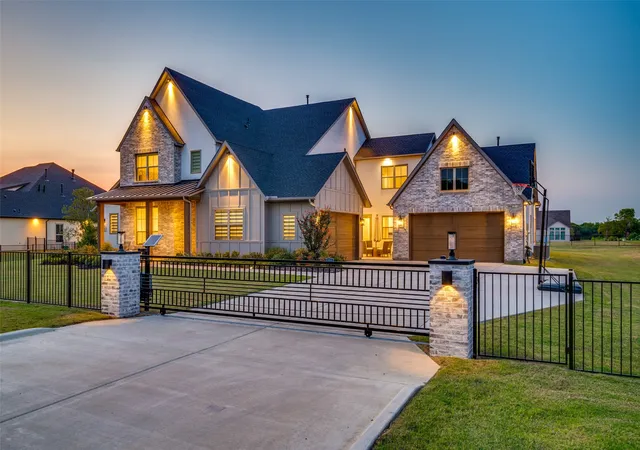 Photo 1 of Mansion for sale at 1402 Dogwood Vw, Oak Point, TX 75068 | MLS# 21372499 | Listing updated on 2026-10-06