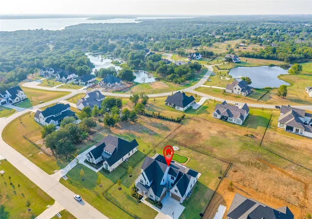 Photo 2 of Mansion for sale at 1402 Dogwood Vw, Oak Point, TX 75068 | MLS# 21372499 | Listing updated on 2026-10-06