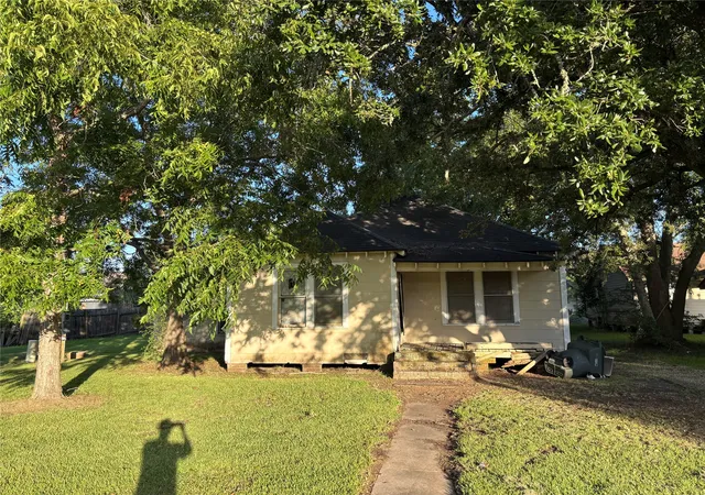 Photo 1 of Single family home for sale at 2408 19th St, Port Arthur, TX 77640 | MLS# 21372533 | Listing updated on 2026-08-29