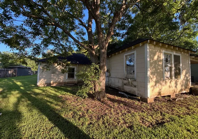 Photo 3 of Single family home for sale at 2408 19th St, Port Arthur, TX 77640 | MLS# 21372533 | Listing updated on 2026-08-29
