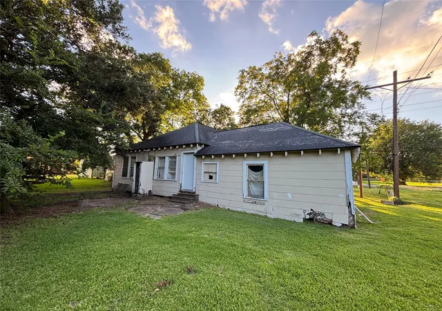 Photo 3 of Single family home for sale at 2408 19Th St, Port Arthur, TX 77640 | MLS# 21372533 | Listing updated on 2026-08-29
