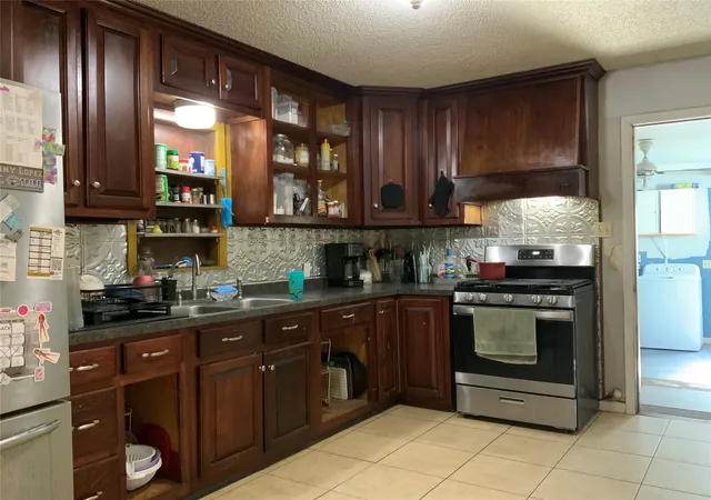 Photo 2 of Sale Pending at 110 N Ervin St, Comanche, TX 76442 | MLS# 21372469 | Listing updated on 2026-10-05