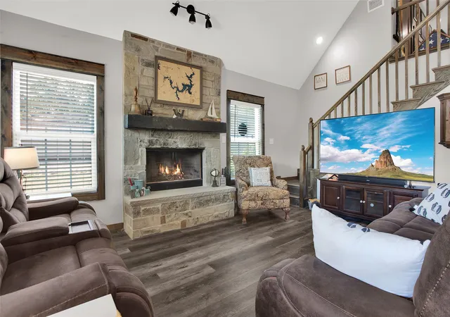 Photo 3 of Single family home for sale at 21 Bluegill Rd, Pottsboro, TX 75076 | MLS# 21358055 | Listing updated on 2026-09-25