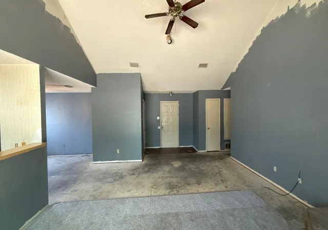 Photo 3 of Sale Pending at 914 Larue Dr, Cedar Hill, TX 75104 | MLS# 21370399 | Listing updated on 2026-10-07