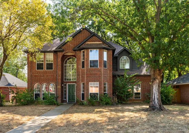 Photo 1 of Single family home for sale at 6101 Copperfield Dr, Arlington, TX 76001 | MLS# 21372036 | Listing updated on 2026-10-04