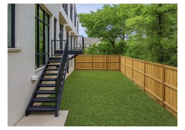 Photo 2 of Condo for sale at 610 N Oak Cliff Blvd #305, Dallas, TX 75208 | MLS# 21372561 | Listing updated on 2026-08-29