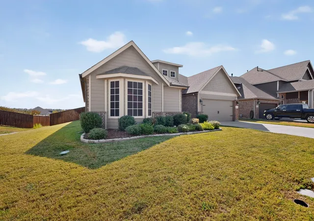 Photo 2 of Single family home for sale at 4102 Blythe St, Rockwall, TX 75032 | MLS# 21372520 | Listing updated on 2026-10-08