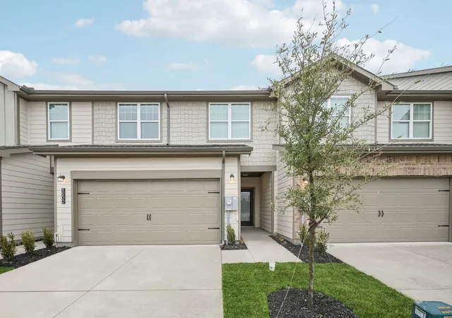 Photo 1 of Townhouse for sale at 936 Penrose Dr, Cedar Hill, TX 75104 | MLS# 21372571 | Listing updated on 2026-09-01