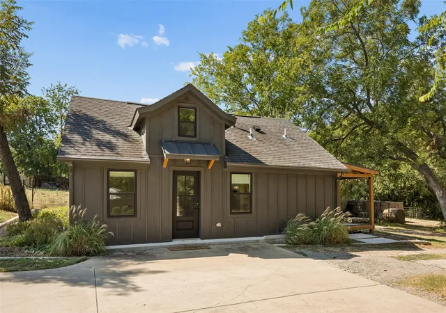 Photo 3 of Single family home for sale at 331 S Larkin Rd, Sunnyvale, TX 75182 | MLS# 21372090 | Listing updated on 2026-10-08